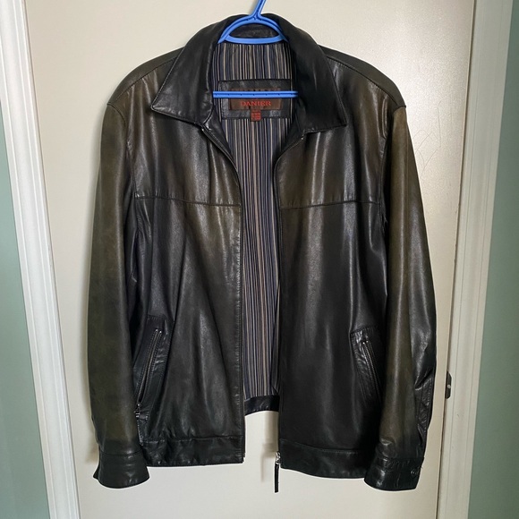 🚩 SOLD- Danier Leather Men’s Jacket- style no. 80416. Size 2xl - Picture 2 of 16